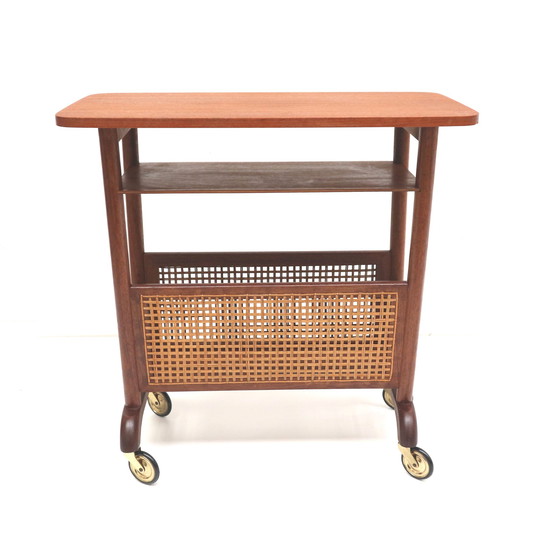 Image 1 of Deens design vintage krantenbak / lectuurmand / bijzettafel gemaakt in de jaren '60