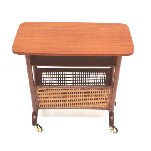 Deens design vintage krantenbak / lectuurmand / bijzettafel gemaakt in de jaren '60