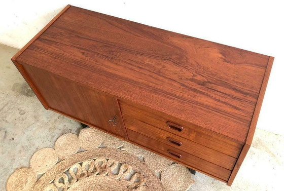 Image 1 of Vintage Deens lowboard, dressoir, jaren 60