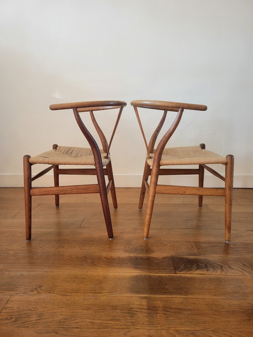 2x Vintage CH24 Stoelen van Hans J. Wegner