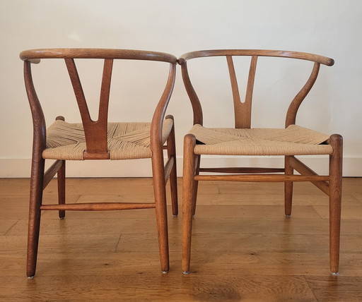 2x Vintage CH24 Stoelen van Hans J. Wegner