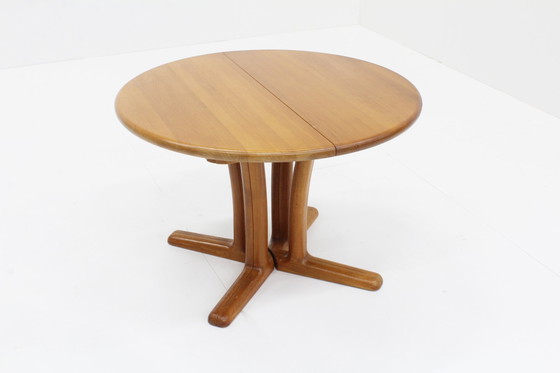 Image 1 of Vintage Deense Ronde Uitschuifbare Eettafel Tafel Massief Teak