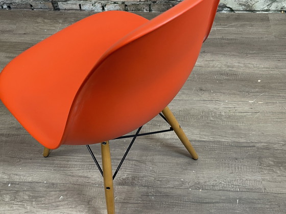 Image 1 of 6X Vitra Dsw Oranje