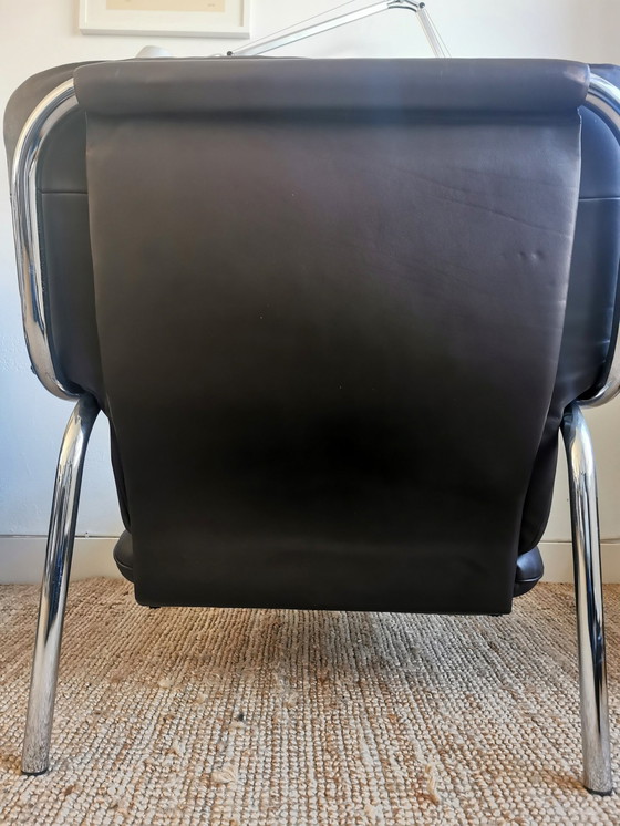 Image 1 of 2X De Sede 'Kangaroo' Fauteuils Met 1 Voetenbank By Hans Eichenberger