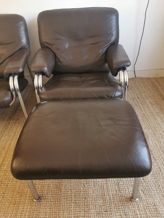 Image 1 of 2X De Sede 'Kangaroo' Fauteuils Met 1 Voetenbank By Hans Eichenberger