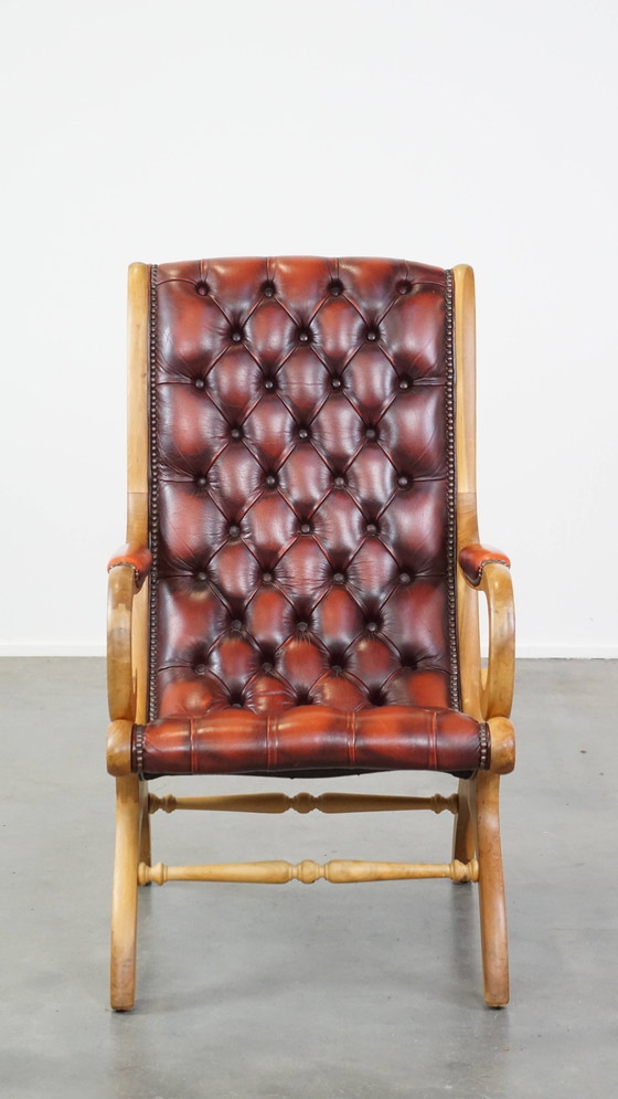 Image 1 of Rode Rundleren Chesterfield Fauteuil Gecombineerd Met Hout