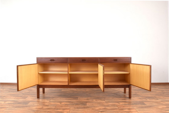 Image 1 of Mid Century Deens teakhouten dressoir, 1960S.