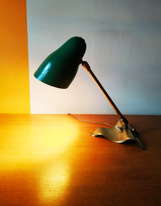 Image 1 of 1950 Vintage Messing en Groen Gelakt Metalen Lamp Mategot smaak