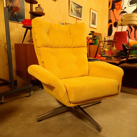 Image 1 of Ribstof Vintage Draaifauteuil Opnieuw Bekleed