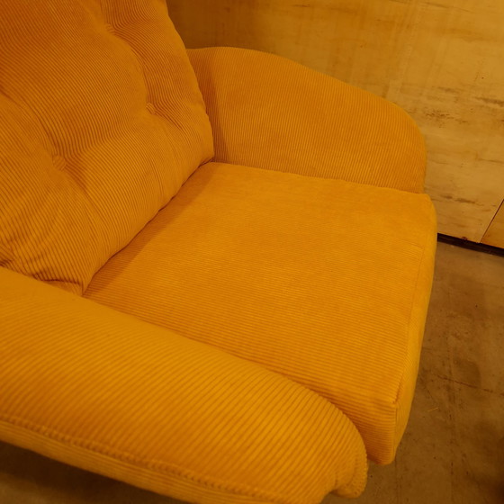 Image 1 of Ribstof Vintage Draaifauteuil Opnieuw Bekleed