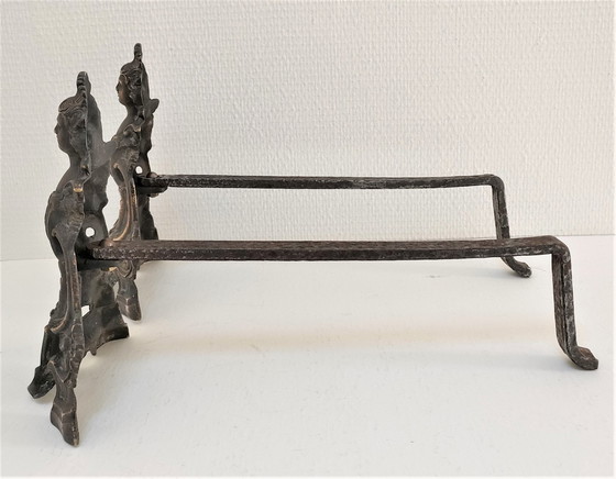 Image 1 of Paar zwart gepatineerd bronzen kariatide medaillons