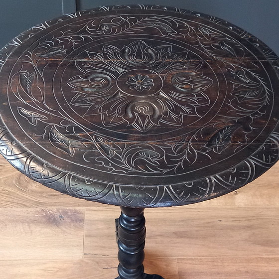 Image 1 of Engelse 18E Eeuwse Wijntafel