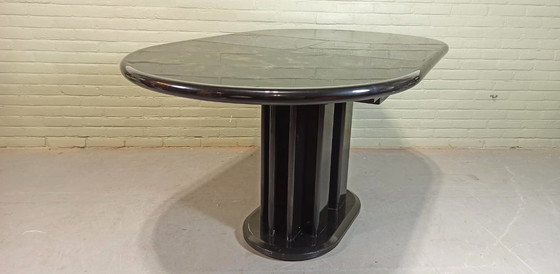 Image 1 of Vintage ovale uitschuifbare eettafel, glanzend zwart