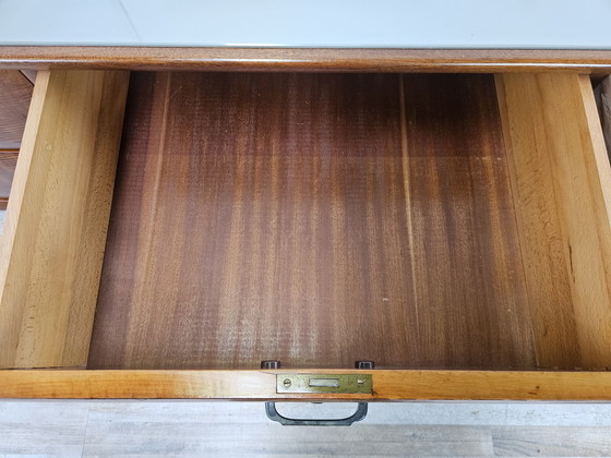 Image 1 of Mid Century 1960S Noten dressoir met zes laden en glazen blad