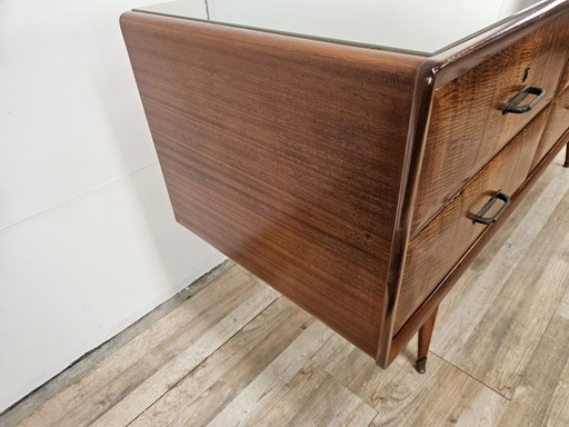 Mid Century 1960S Noten dressoir met zes laden en glazen blad