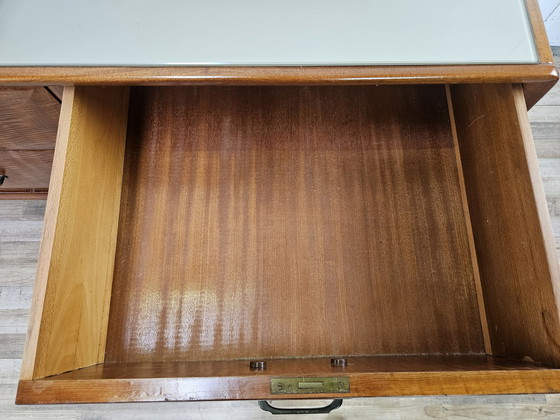 Image 1 of Mid Century 1960S Noten dressoir met zes laden en glazen blad