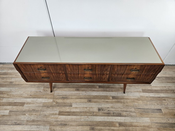 Image 1 of Mid Century 1960S Noten dressoir met zes laden en glazen blad