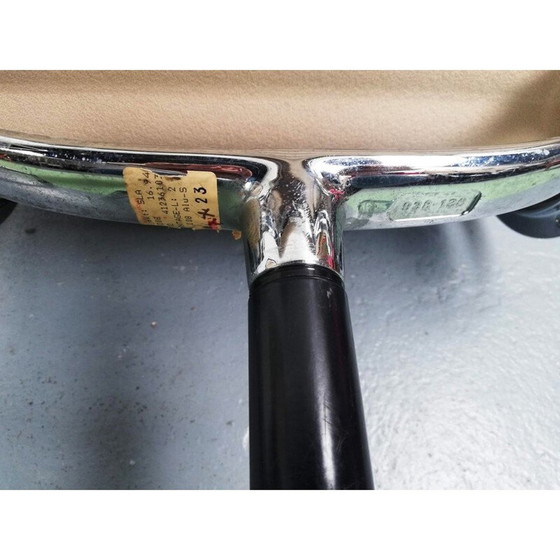 Image 1 of Vintage EA107 fauteuil met armleuningen van Charles & Ray Eames voor Vitra