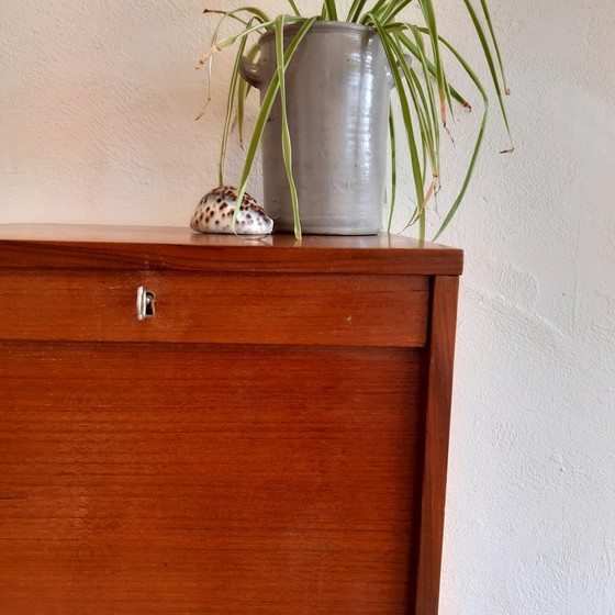 Image 1 of Vintage Deense  archiefkast van teak fineer