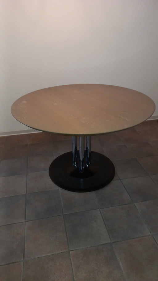 Leolux Trias Eetkamertafel, Evt Met Deze 4 Eetkamerstoelen Leverbaar