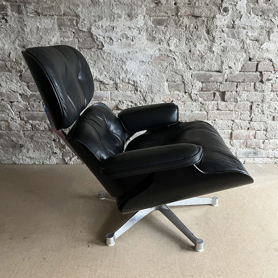 Image 1 of Eames Lounge Stoel