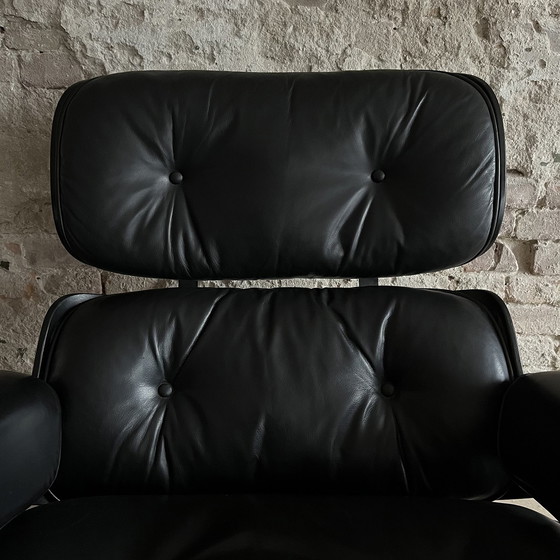 Image 1 of Eames Lounge Stoel