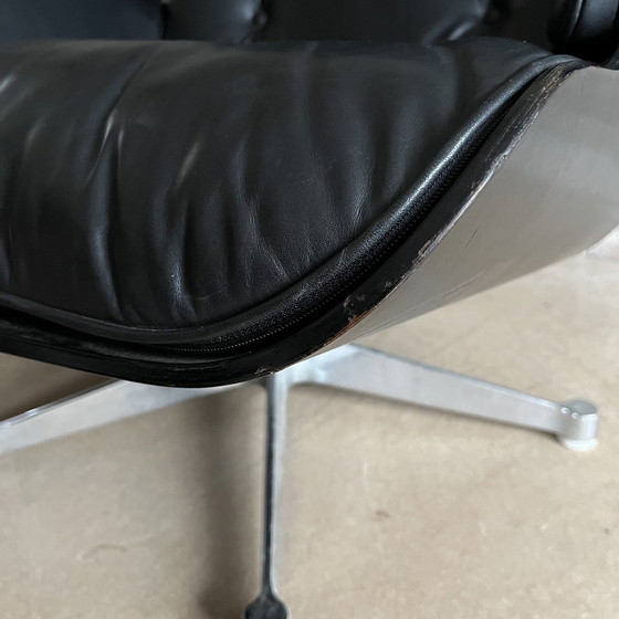 Image 1 of Eames Lounge Stoel