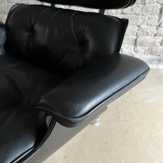 Image 1 of Eames Lounge Stoel