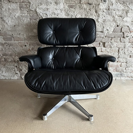 Image 1 of Eames Lounge Stoel