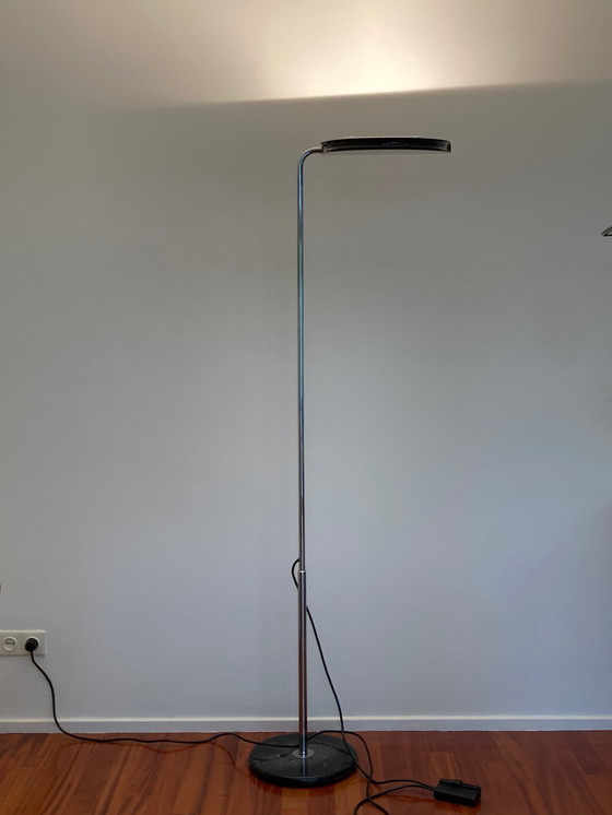 Image 1 of Vloerlamp Mezzaluna - Italiaans Design Bruno Gecchelin 1975