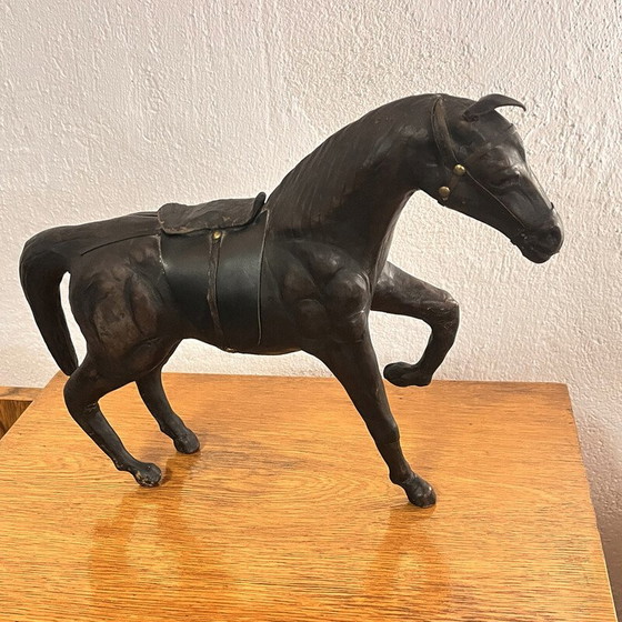 Image 1 of Vintage paardenfiguur van leer en papier