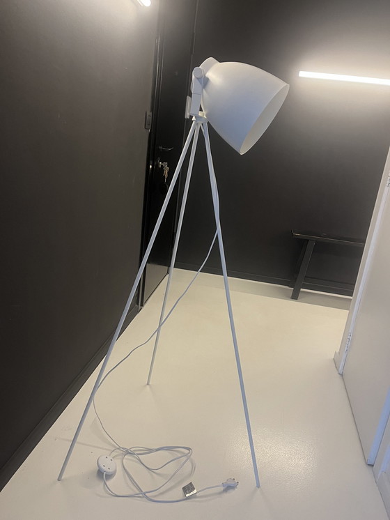 Image 1 of Tripod Lamp Westwing