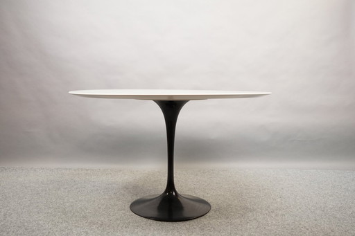 Knoll Eero Saarinen eettafel