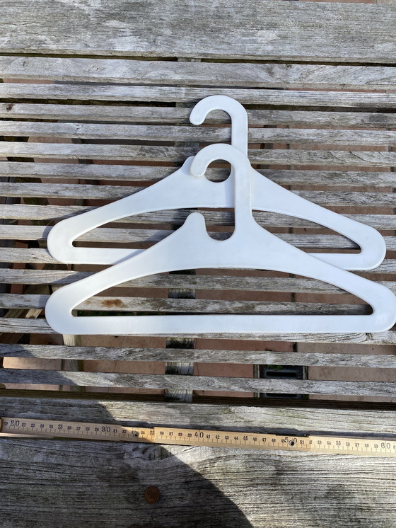 Image 1 of Space Age 60S/70S Klerenhangers 2 Stuks Wit 