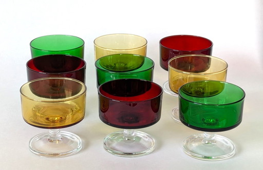 9 Vintage Luminarc Cavalier Coupes –In Drie Kleuren (Rood, Amber, Groen)