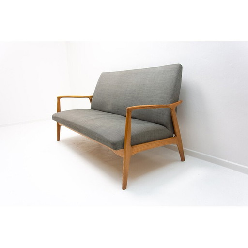 Mid century sofa van Krásná Jizba, jaren 1960