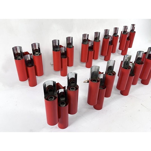 Set van 10 mid-century rode en chromen wandlampen van Stilnovo, Italië 1970