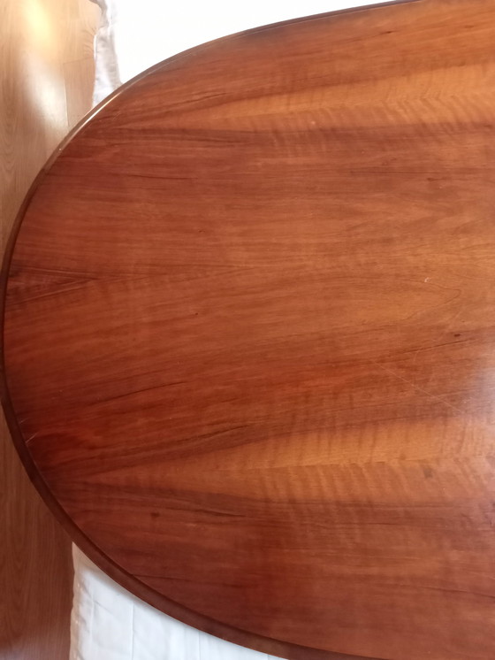 Image 1 of Ovale eettafel, notenhout, Expozione Mobili Cantu, (La Permanente) jaren 1940