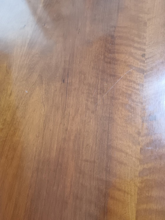 Image 1 of Ovale eettafel, notenhout, Expozione Mobili Cantu, (La Permanente) jaren 1940