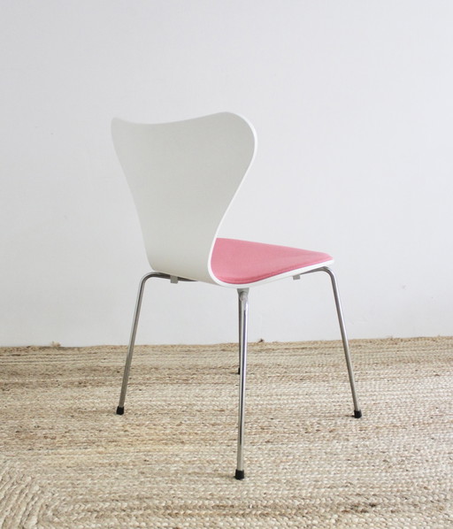 Fritz Hansen Series 7 Vlinderstoel