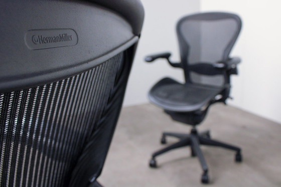 Image 1 of Herman Miller Aeron bureaustoel