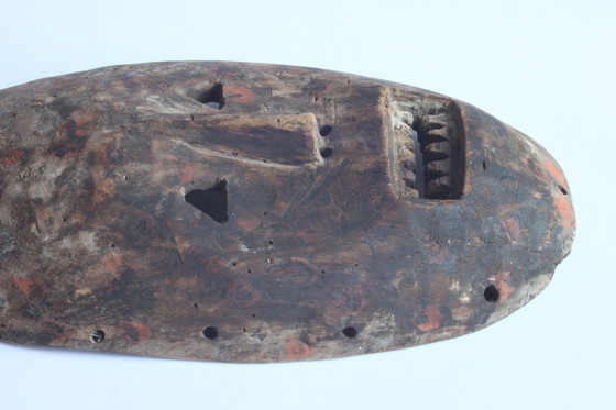 Image 1 of Nsembu masker, Kumu, Ituri-woudstammen Congo