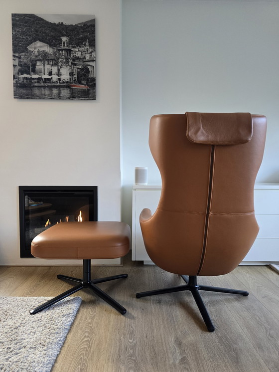 Image 1 of Vitra Grand Repos Loungechair + Ottoman Premium Leder