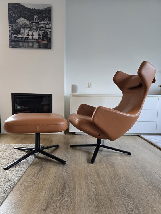 Image 1 of Vitra Grand Repos Loungechair + Ottoman Premium Leder