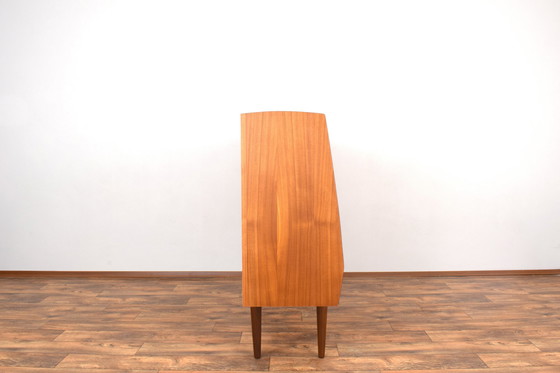 Image 1 of Mid Century Deense teakhouten hoge plank, 1960S.