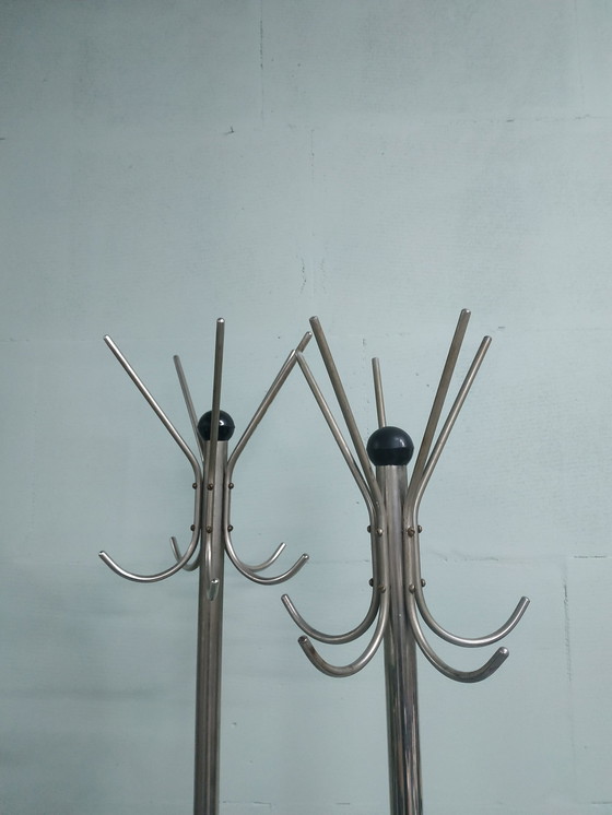 Image 1 of Vintage Industriële Metalen Chromen Kapstok (2 Stuks/Kleuren Aanwezig)