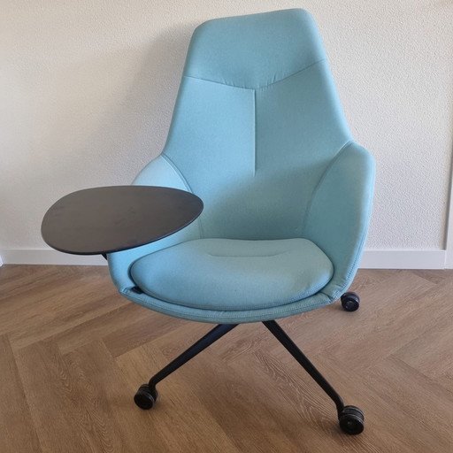 Wilkhahn Lounge Fauteuil Yonda 322/44. Neunzig Grad Design