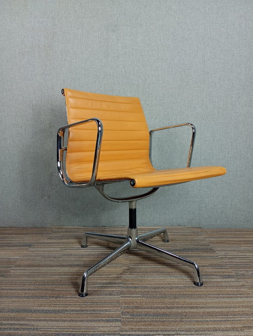 1X Charles Ray Eames Ea108