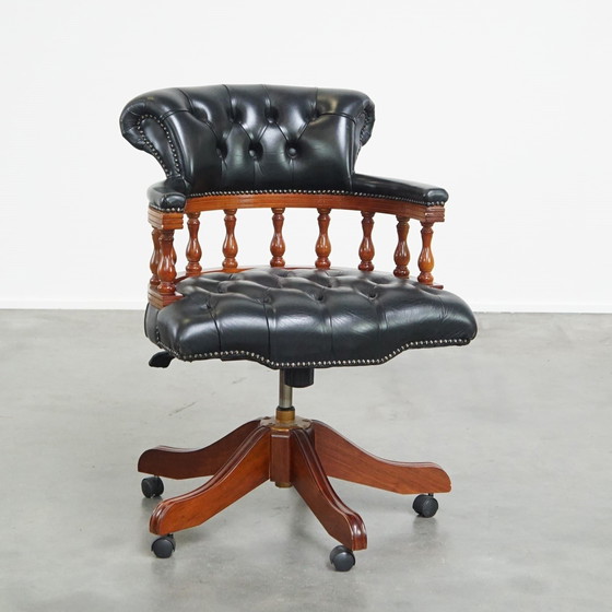 Image 1 of Donkerblauwe Rundleren Chesterfield Bureaustoel