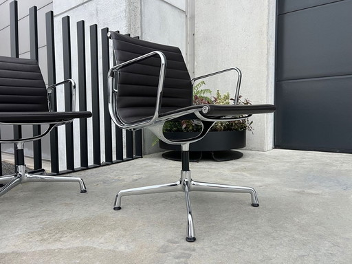 Vitra Eames Ea108 Lederen Stoel